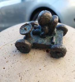 Kolodko: Holdjáró miniszobor