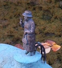 Kolodko: II. Erzsébet miniszobor