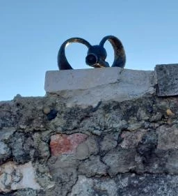 Kolodko: Kockásfülű nyúl miniszobra