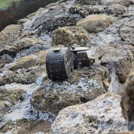 Kolodko: Lakókocsi, szörf, Balaton miniszobor, Szigliget, Szigliget - Külső kép