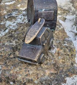 Kolodko: Lakókocsi, szörf, Balaton miniszobor, Szigliget