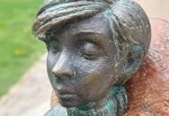 Kolodko: LeoNóra miniszobor Veszprém