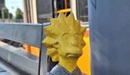 Kolodko: Lisa Simpson miniszobor Budapest - Külső kép