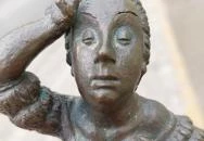 Kolodko: Mária Terézia miniszobor Vác