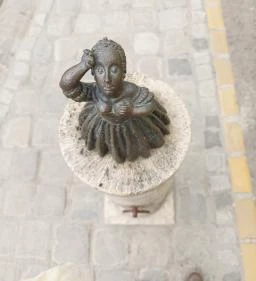 Kolodko: Mária Terézia miniszobor