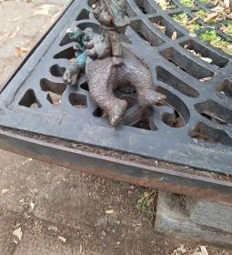 Kolodko: Mása és Paddington miniszobor, Budapest