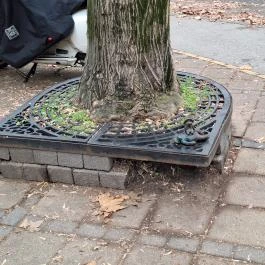 Kolodko: Mása és Paddington miniszobor, Budapest Budapest - Külső kép