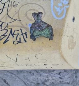 Kolodko: Meditáló nyúl miniszobor