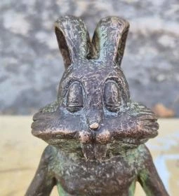 Kolodko: Meditáló nyúl miniszobor