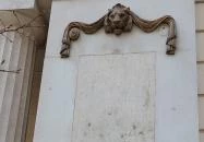 Kolodko: Mr. Bean mackója miniszobor Budapest