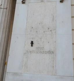 Kolodko: Mr. Bean mackója miniszobor