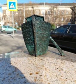 Kolodko: Noé bárkája miniszobor