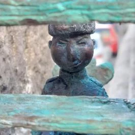 Kolodko: Az oroszok már a spájzban vannak miniszobor, Budapest - Egyéb