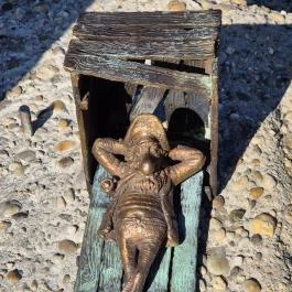 Kolodko: Piszkos Fred miniszobor Budapest - Külső kép