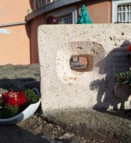 Kolodko: Pumukli miniszobor, Esztergom