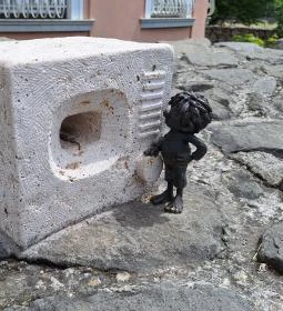 Kolodko: Pumukli miniszobor, Esztergom