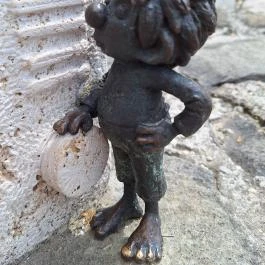 Kolodko: Pumukli miniszobor, Esztergom Esztergom - Egyéb