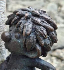 Kolodko: Pumukli miniszobor, Esztergom