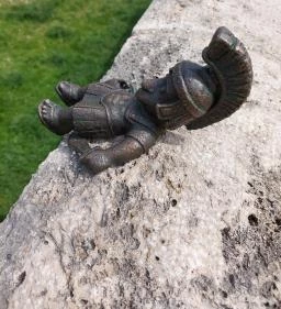 Kolodko: In vino veritas miniszobor