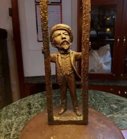 Kolodko: Róth Miksa miniszobra