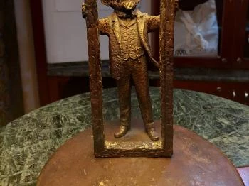 Kolodko: Róth Miksa miniszobra Budapest