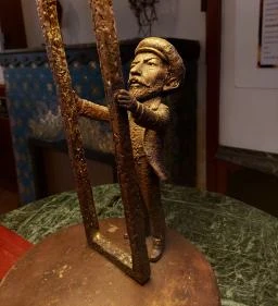 Kolodko: Róth Miksa miniszobra