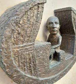 Kolodko: Seress Rezső miniszobor