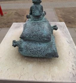 Kolodko: Sókereskedő miniszobor