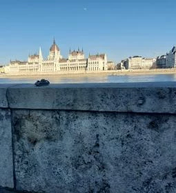 Kolodko: Szomorú tank miniszobra