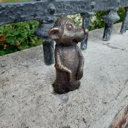 Kolodko: Szurikáta miniszobor Budapest - Egyéb