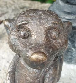 Kolodko: Szurikáta miniszobor