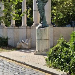 Kolodko: Targoncás miniszobor Budapest - Külső kép