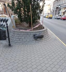 Kolodko: A tizennégy karátos autó miniszobor