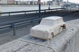 Kolodko: Trabant miniszobor Budapest