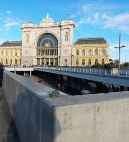 Kolodko: Vissza a jövőbe miniszobor