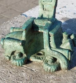 Kolodko: Vissza a jövőbe miniszobor