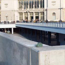 Kolodko: Vissza a jövőbe miniszobor Budapest - Külső kép