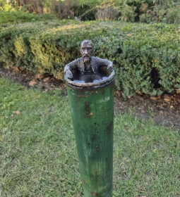 Kolodko: Zsigmondy Vilmos miniszobor