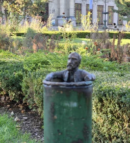 Kolodko: Zsigmondy Vilmos miniszobor