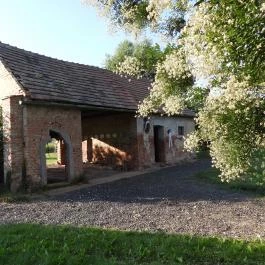 Kolontári iszapkatasztrófa emlékhely, Kolontár - Külső kép