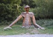 Kőmorzsoló óriás Püspökszentlászló