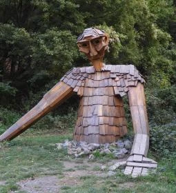 Kőmorzsoló óriás