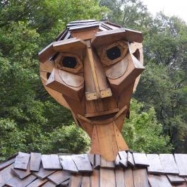 Kőmorzsoló óriás Püspökszentlászló - Egyéb