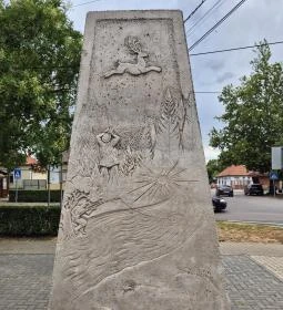 Koncz Gábor szobra
