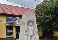 Koncz Gábor szobra Mezőkeresztes