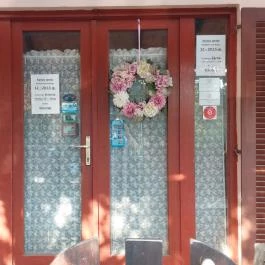 Kőnig Étterem Sóskút - Külső kép