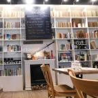 KönyvBár & Restaurant Budapest - Belső