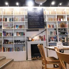 KönyvBár & Restaurant Budapest - Belső
