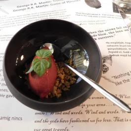 KönyvBár & Restaurant Budapest - Étel/ital