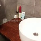 KönyvBár & Restaurant Budapest - Mosdó